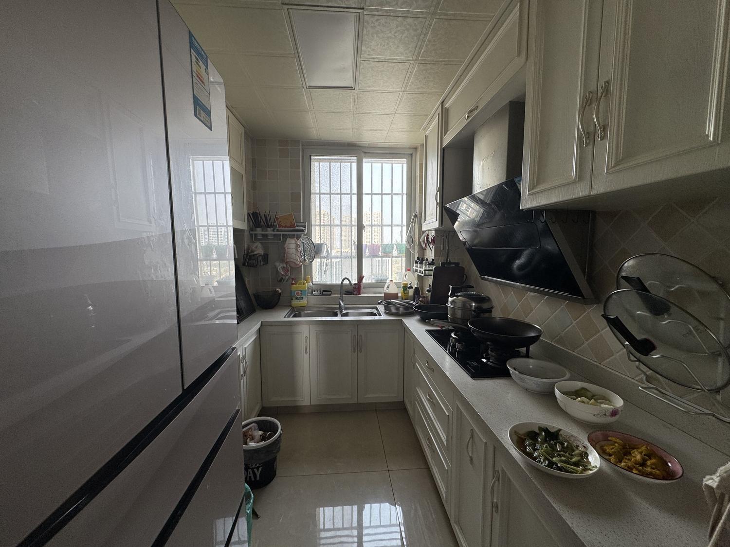 阳光嘉苑 95.00平 精装